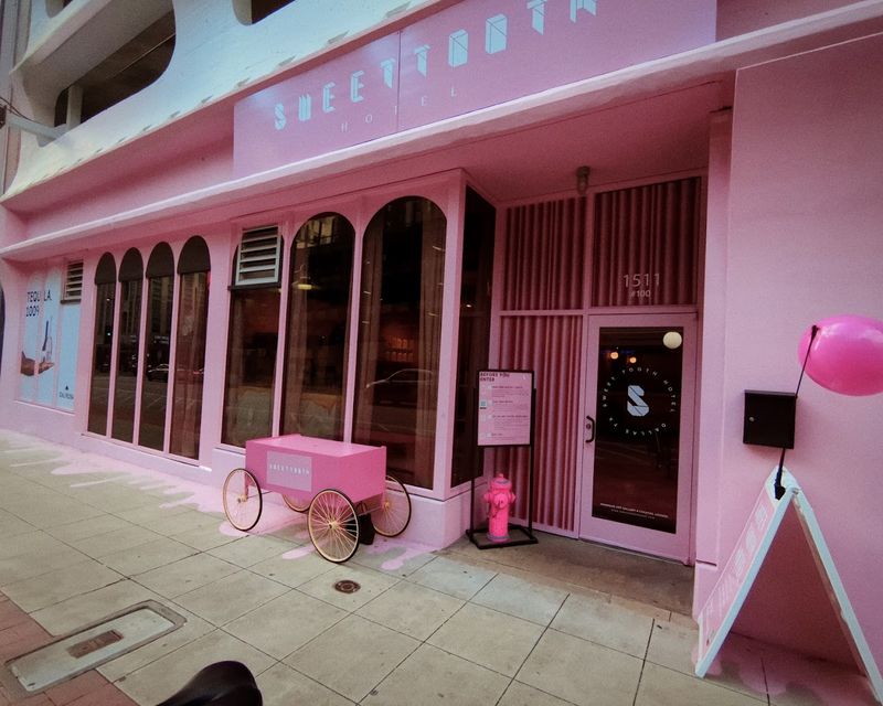 Explore Downtown Dallas Location With Easy Access