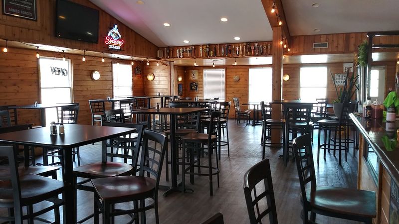DeMore’s Offshore Bar & Grill, Sandusky