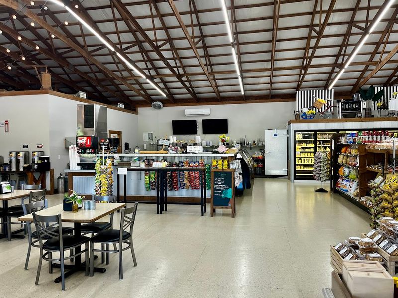 What Makes This Bethel Springs Spot So Easy To Love