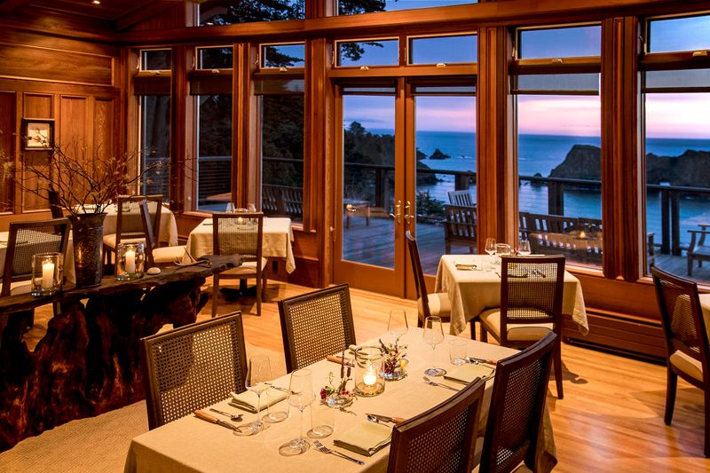 Harbor House Inn Restaurant (Elk)