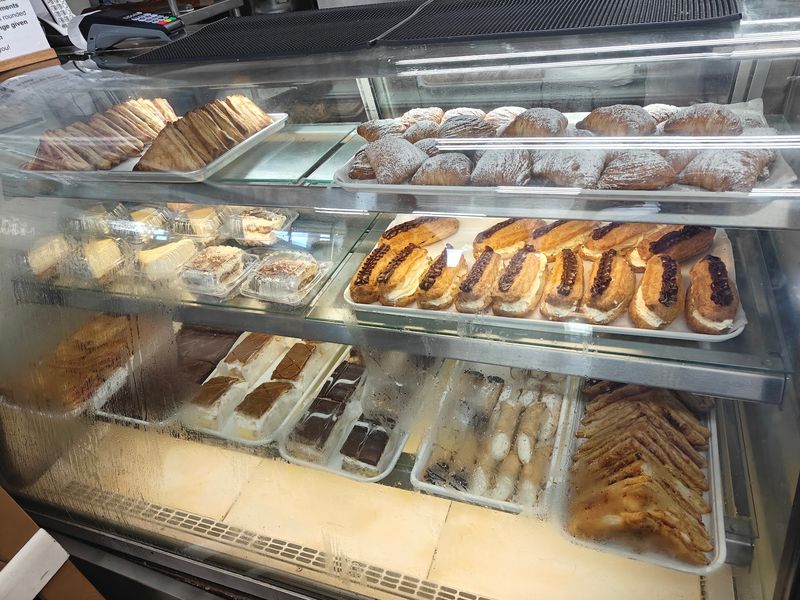 Classic Italian Specialties Keep Regulars Coming Back
