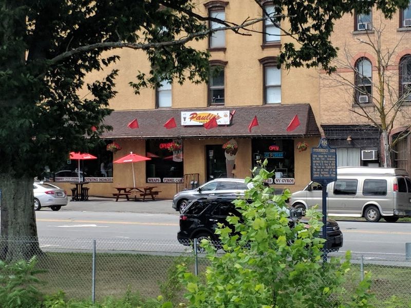 Paulie&rsquo;s Hot Dogs