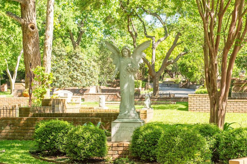 Hollywood Glamour With Gene Tierney