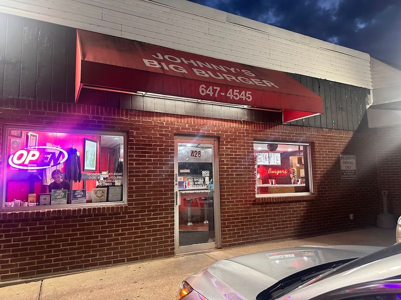 A Classic Burger Spot Hidden in Tennessee