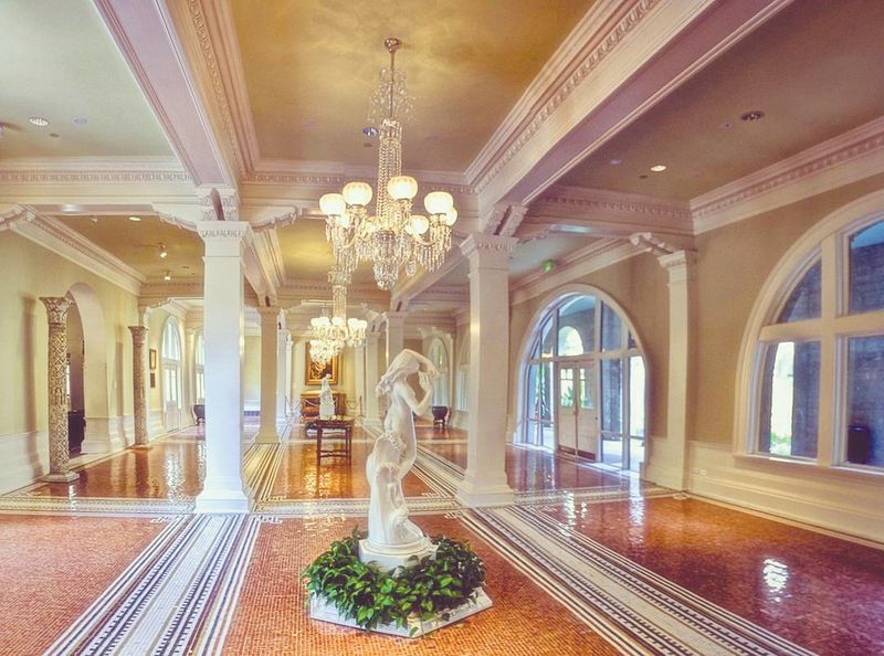 The Spectacular Architecture and Building Features