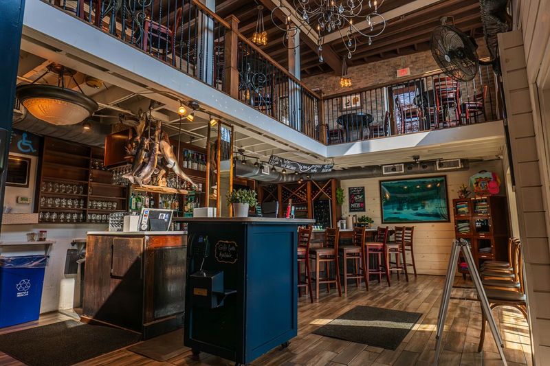 Brunch, Happy Hour, And Smooth Service