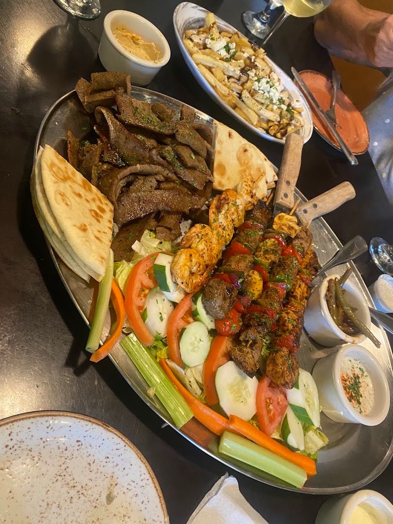 Signature Entrees That Keep Regulars Coming Back