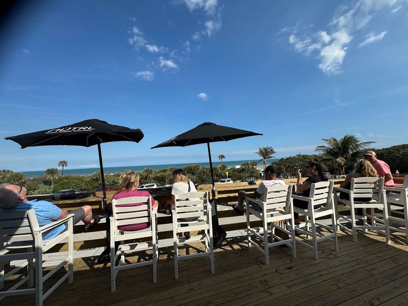 Twisted Tides Rooftop Beach Bar & Restaurant (Cocoa Beach)