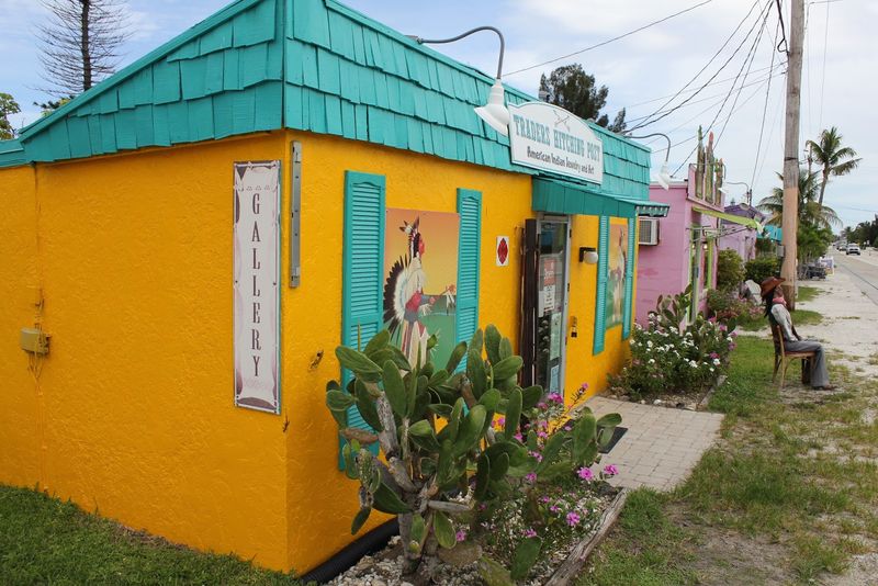 Colorful Cottages, Boutiques, and Murals Along Pine Island Road