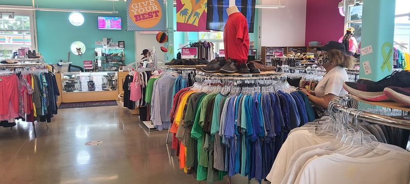 The $1 Color-Tag Deal System That Shoppers Go Crazy For