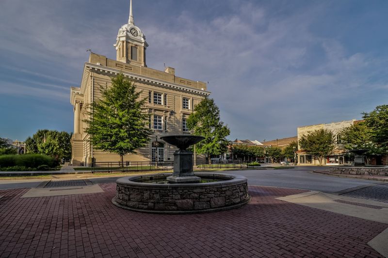 A Downtown Made for Wandering