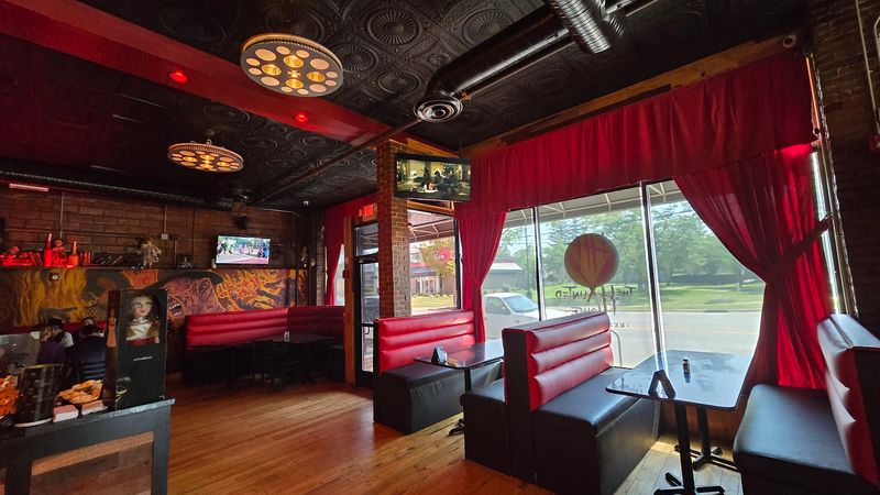 Hours, Reservations, and Best Times