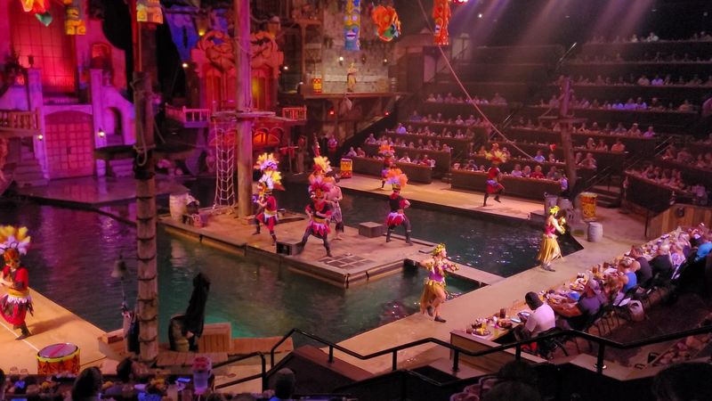 The Spectacular Arena And Set