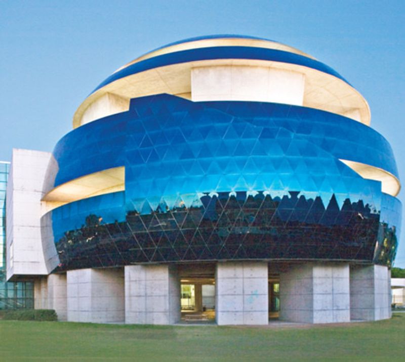 Saunders Planetarium: America’s Second-Largest Dome