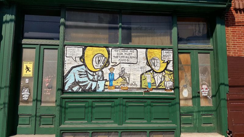 Honey&rsquo;s Sit &lsquo;n Eat