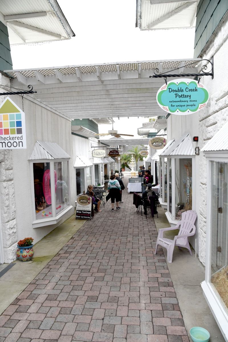 Downtown Shops Extend Hours for Festival Shopping Sprees