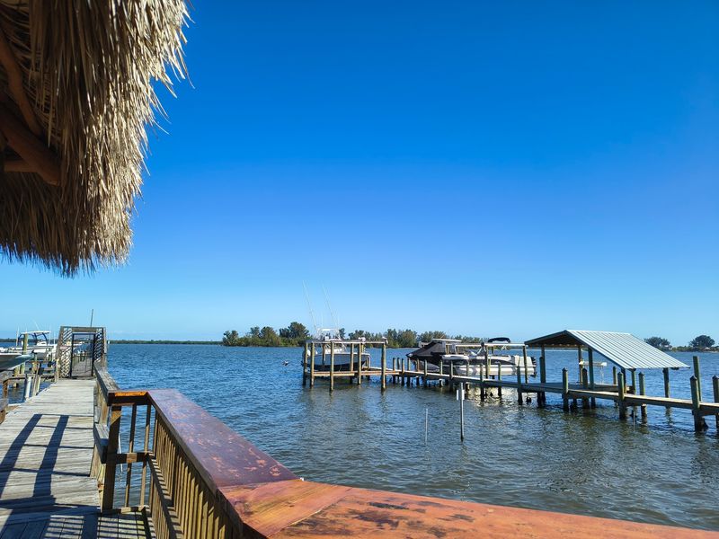 The Old Fish House Bar and Grill: Riverside Calm in Grant-Valkaria