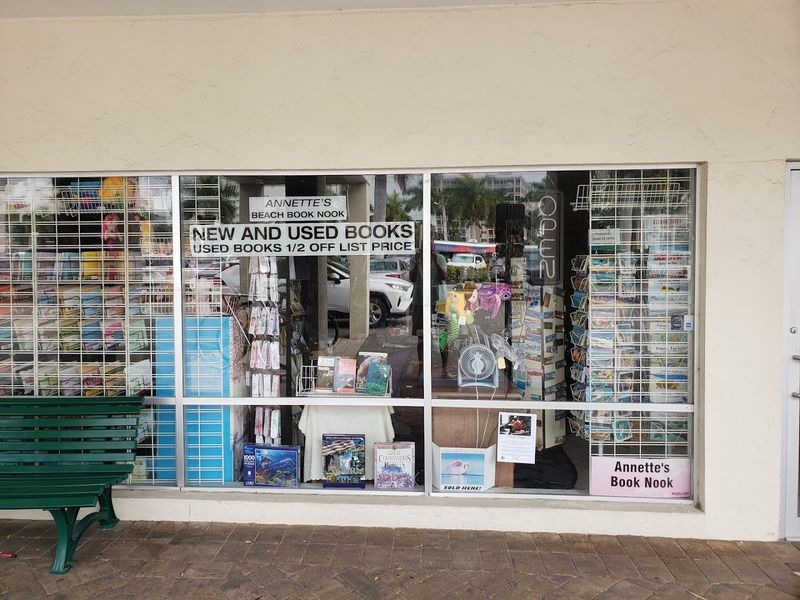 Annette's Beach Book Nook (Fort Myers Beach)