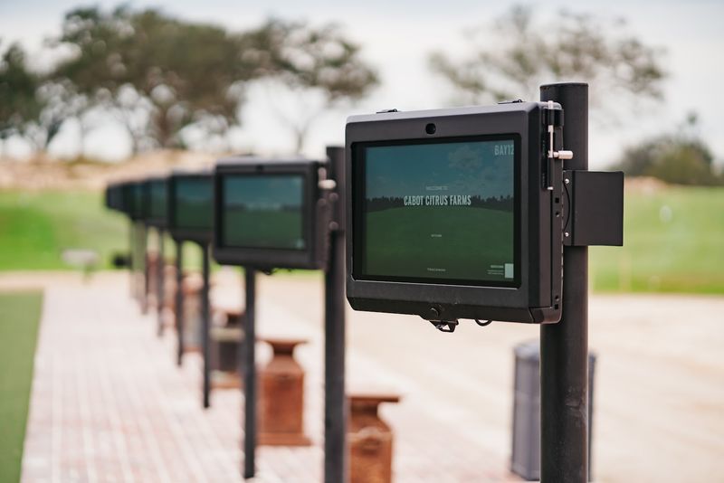 Trackman-Equipped Driving Range That Upgrades Your Warmup