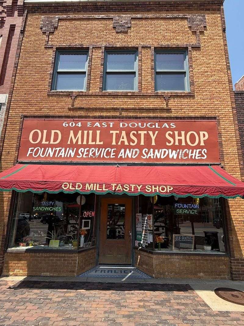 Downtown Wichita’s Comforting Lunch Escape