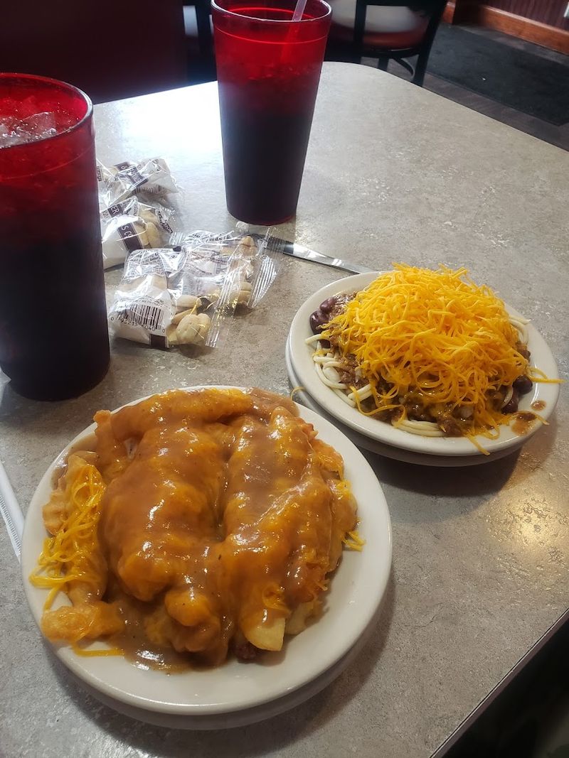 Chili Ways That Play Nice With Fries