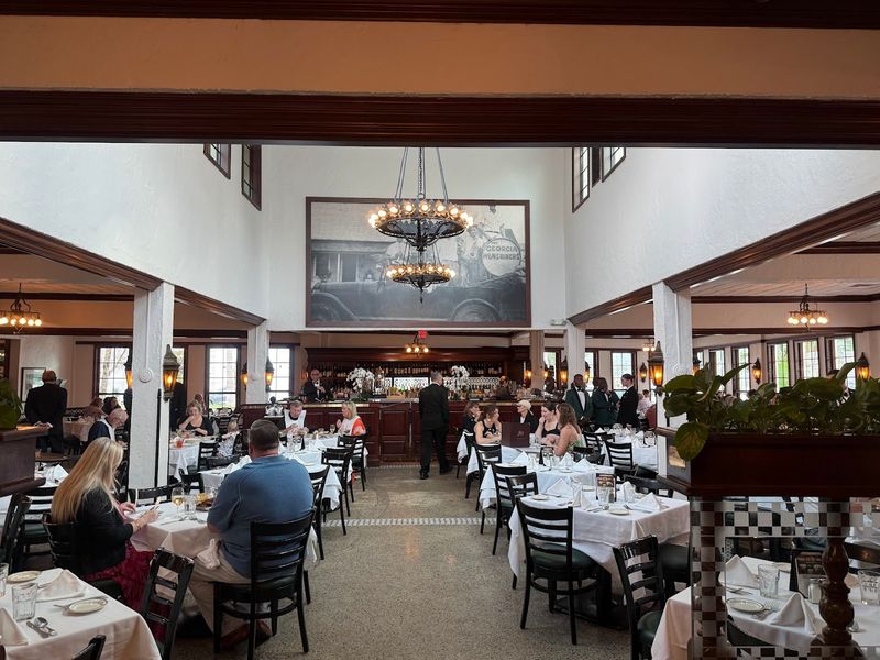 Atmosphere That Balances Elegance With Comfort