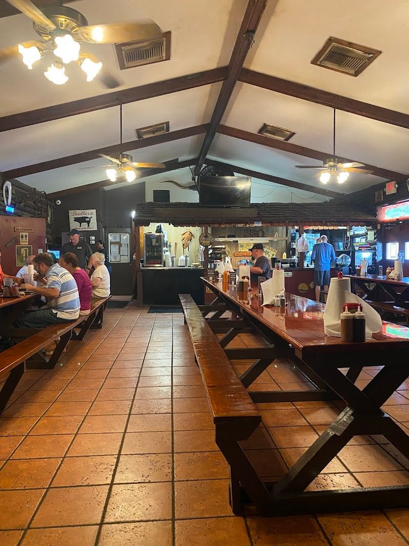 That Old-School Florida Smokehouse Vibe