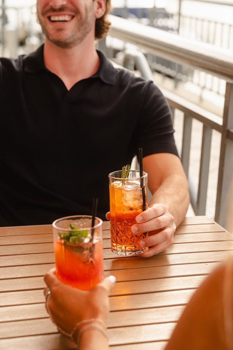 Service That Balances Attentiveness with Relaxed Vibes