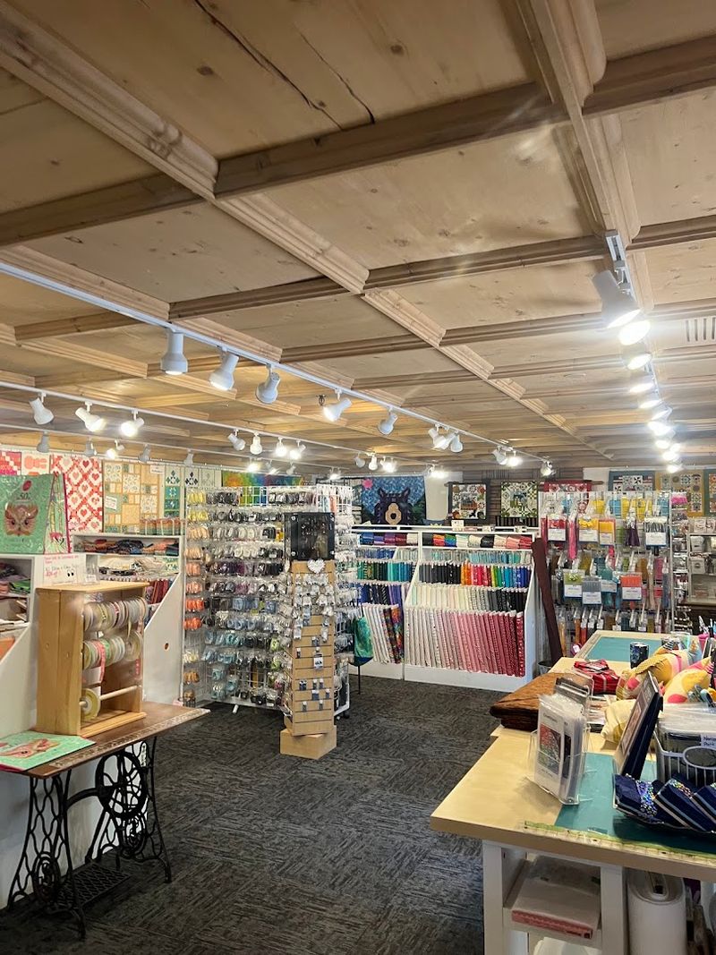 Bag-Making Supplies Galore: Zippers, D-Rings, and More