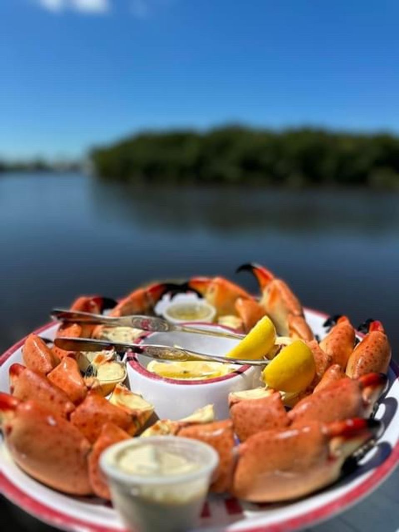 Triad Seafood Market & Café (Everglades City)