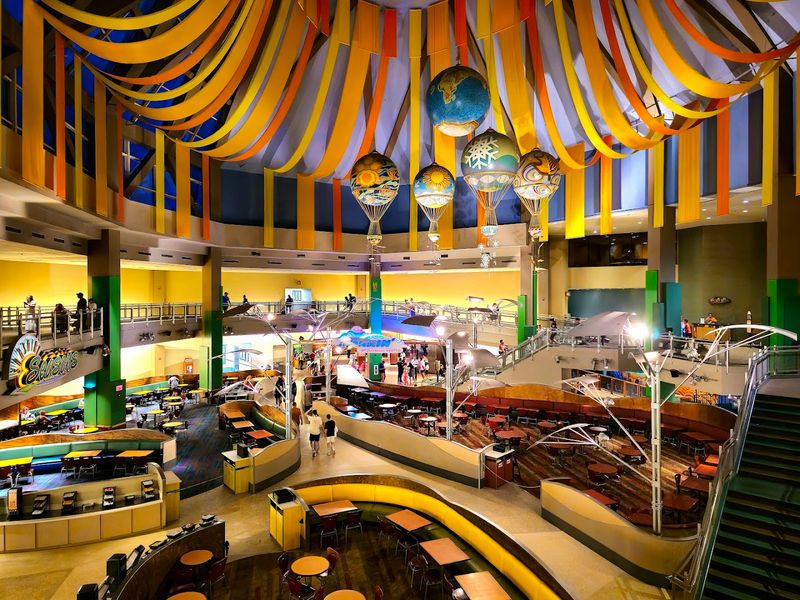 Sunshine Seasons Food Court