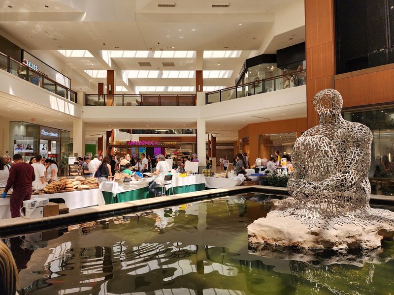 Arts Aventura Mall Collection Throughout the Center