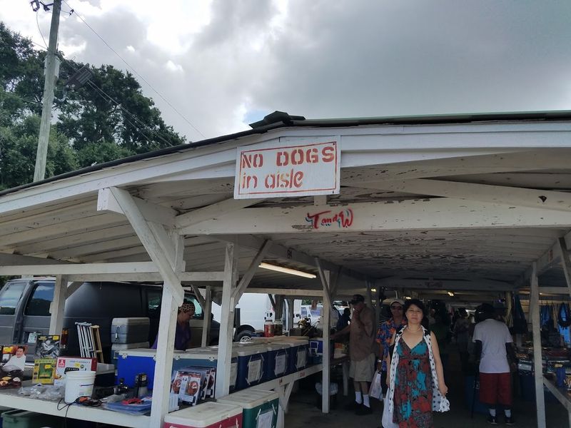 T&W Flea Market (Pensacola)