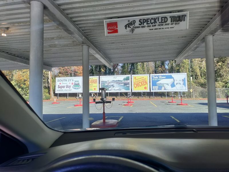 Insider Tips: Hours, Parking, and Busy Times