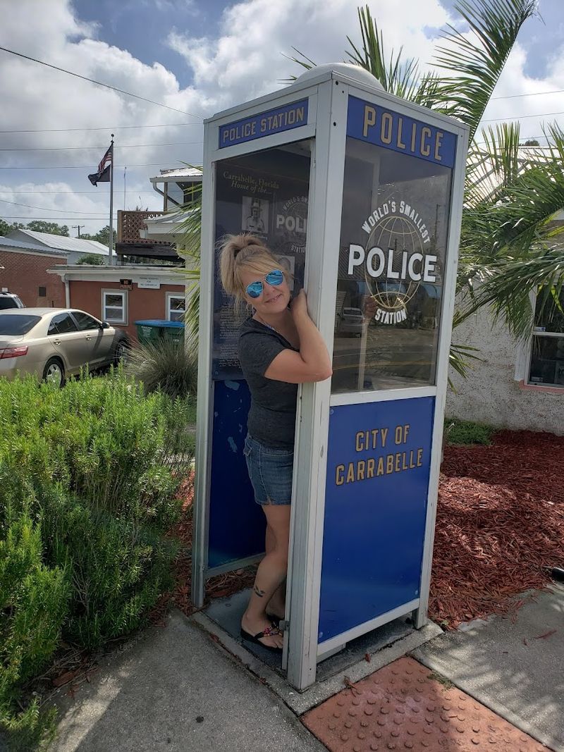 World's Smallest Police Station (Carrabelle)