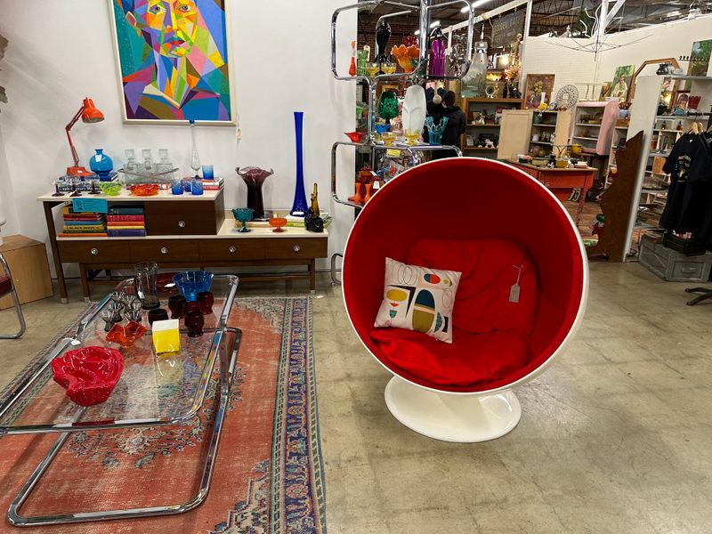 The Perfect Spot for Unique Home D&eacute;cor