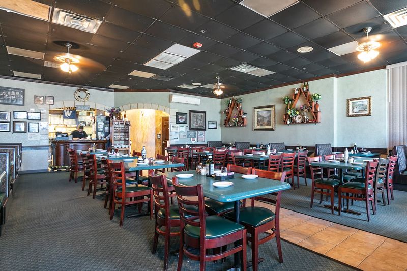 Old-School Service, Real Warmth