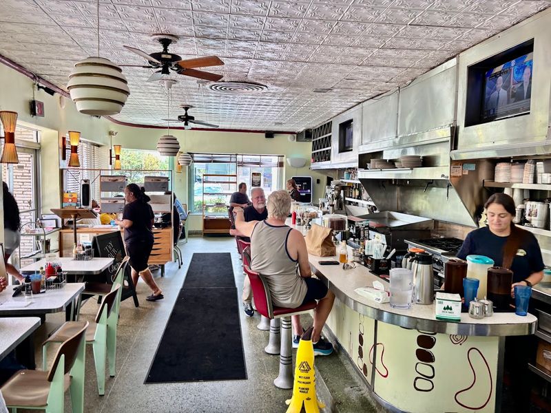 Howley's Restaurant (West Palm Beach)