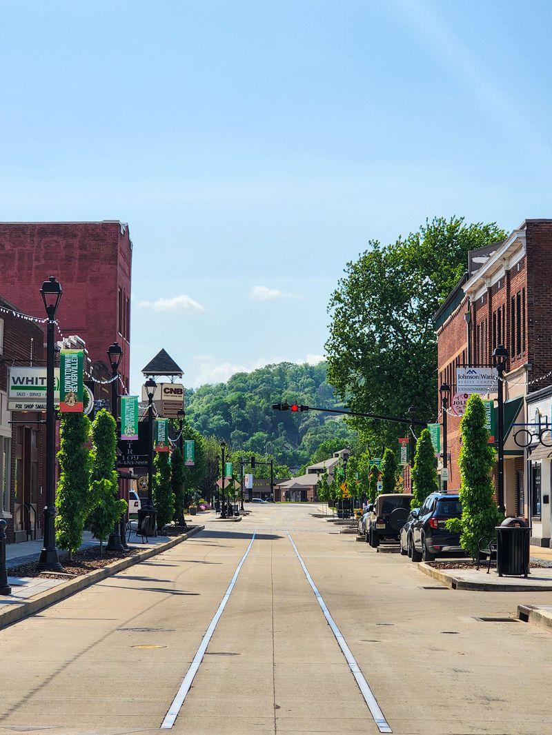 Thrifty Antique Hunts and Small Boutiques