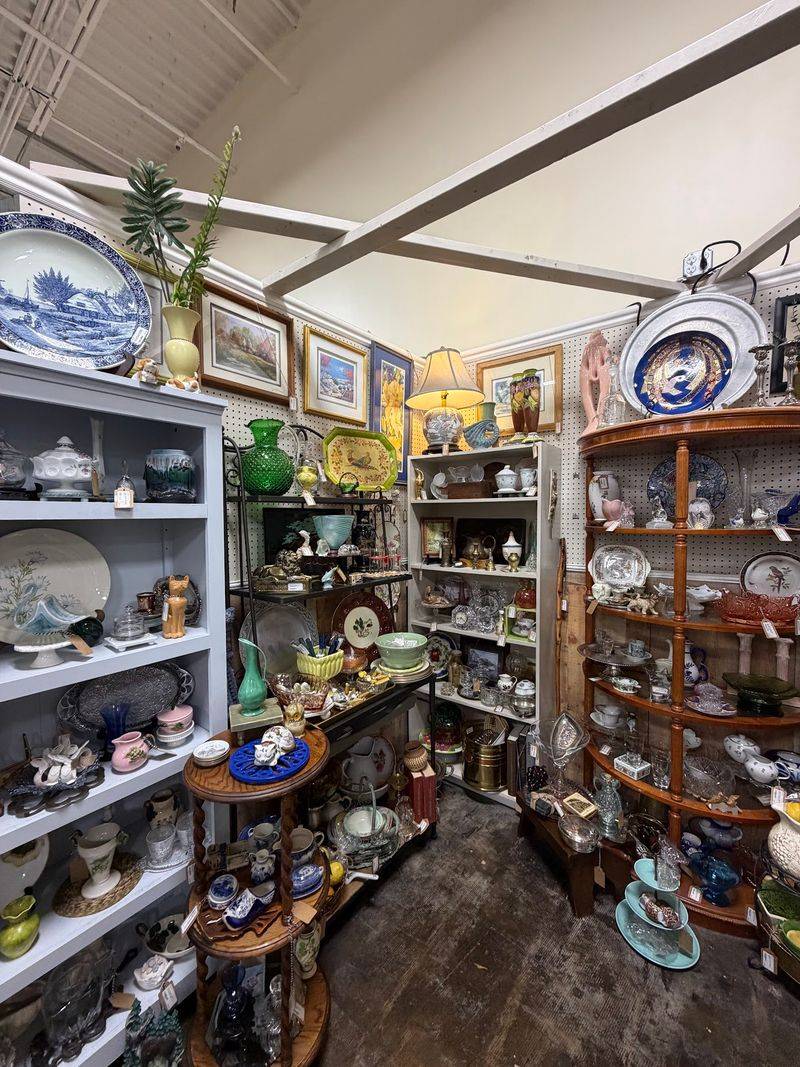 Lakeland Antique Mall (Lakeland)