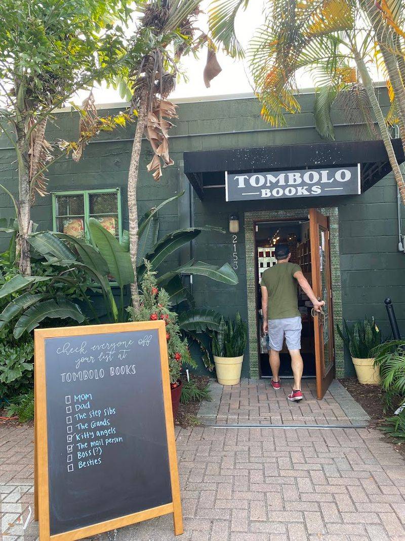 Tombolo Books (St. Petersburg)
