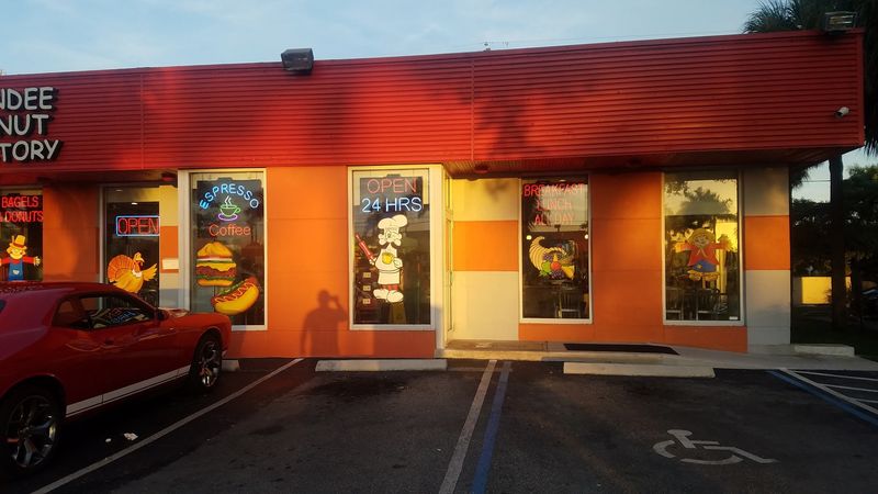 Dandee Donut Factory (Deerfield Beach)