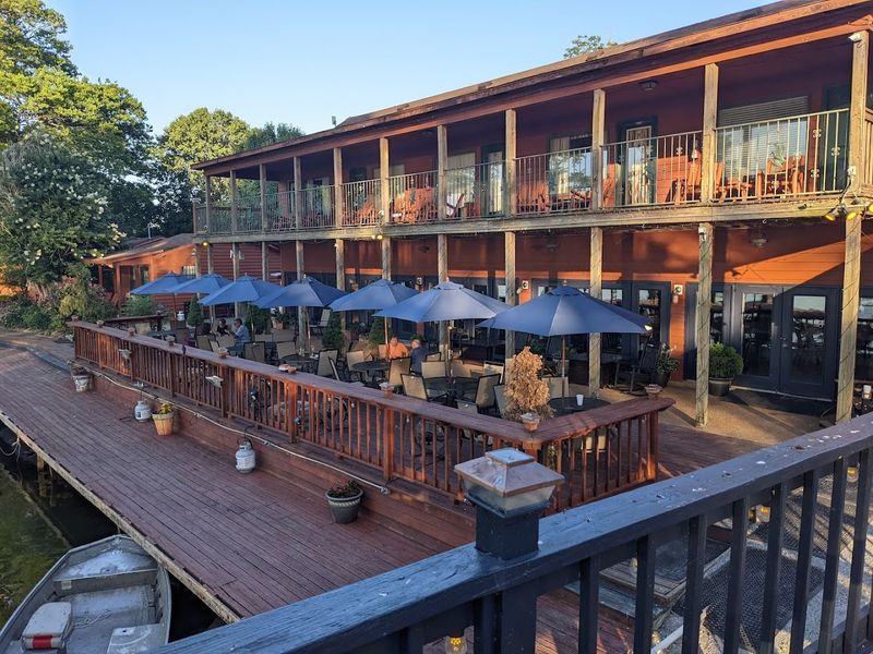 Why Blue Bank Fish House & Grill Is Worth the Drive in Tennessee