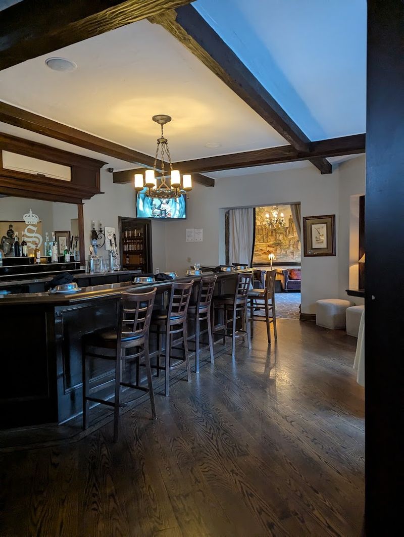 The Knight's Pub Atmosphere