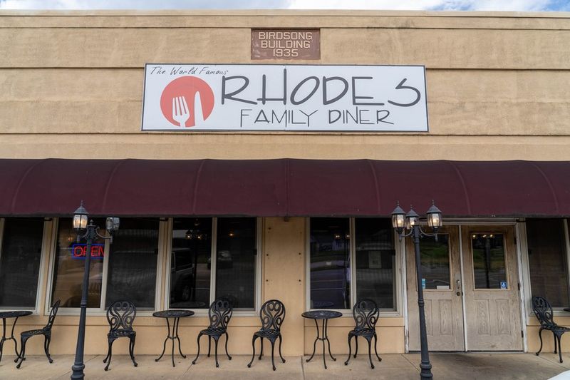 Rhodes Family Diner - Medina