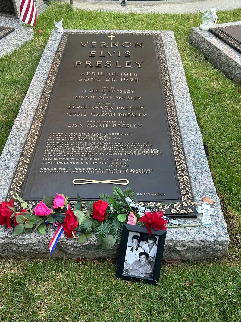 Meditation Garden Candlelight Moment