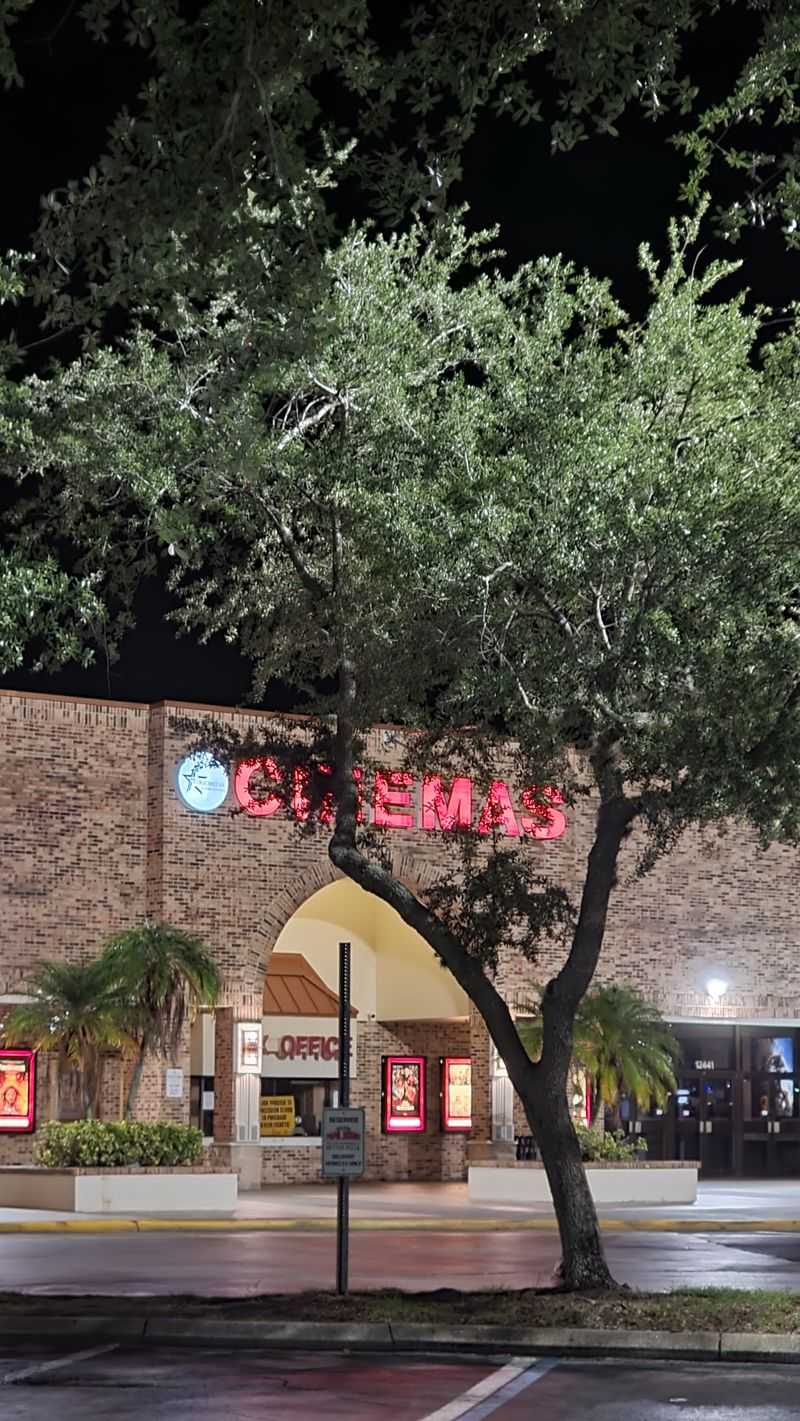 Prime Location In Southchase Plaza Shopping Center