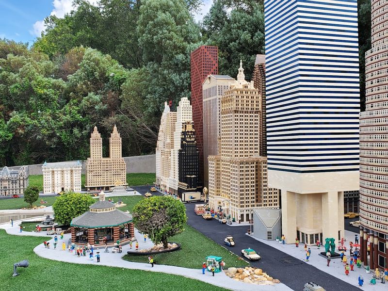 Hands-On Building Zones: Unlimited Creative Freedom