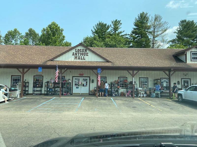 Plan Your Visit: Hours, Parking, and Timing