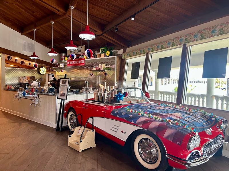 Vintage Vibes Meet Modern Flavor At This Sanibel Institution